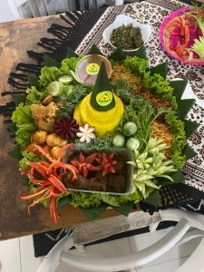 tumpeng tampah