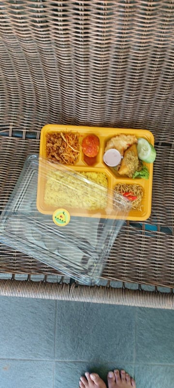 Paket Nasi Kuning